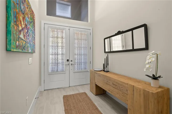 Entry/Foyer