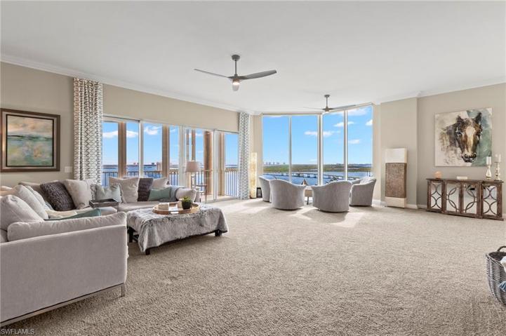 Great Room w Amazing Bay Views