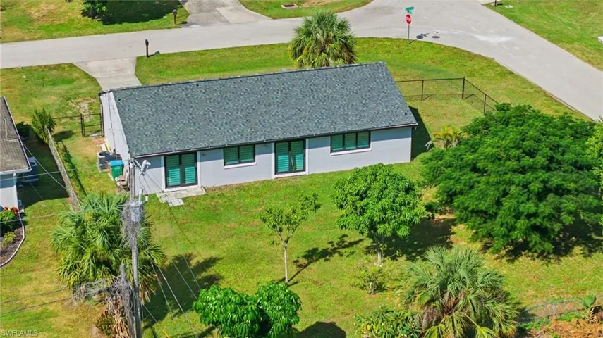 Aerial view of property and surrounding area