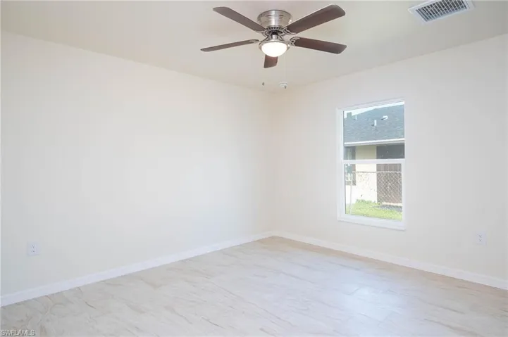 Empty room with ceiling fan