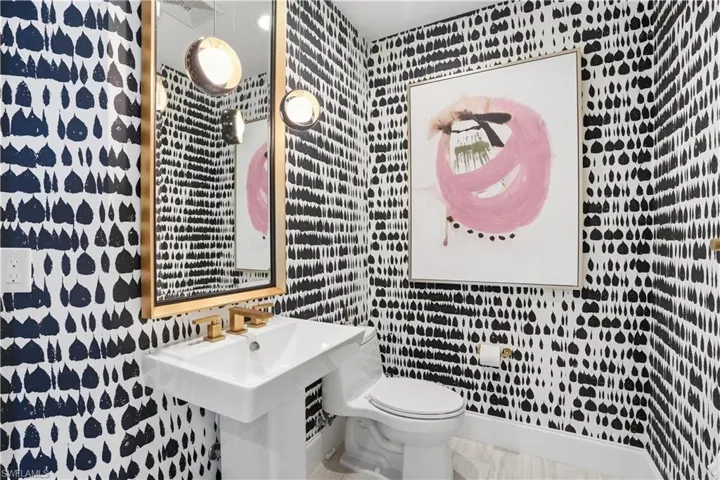 Beautifully appointed powder room.