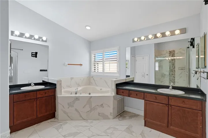 Jetted Bathtub- massive Master Bathroom
