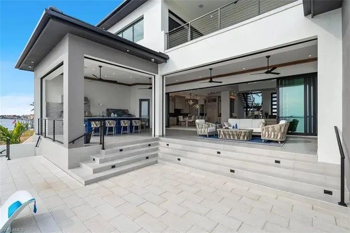 Lanai-patio option