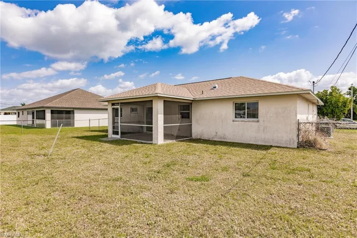 1502 SE 8th  PL, Cape Coral, FL 33990