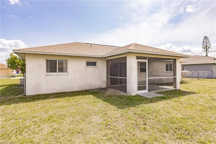 1502 SE 8th  PL, Cape Coral, FL 33990