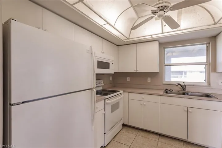 1502 SE 8th  PL, Cape Coral, FL 33990