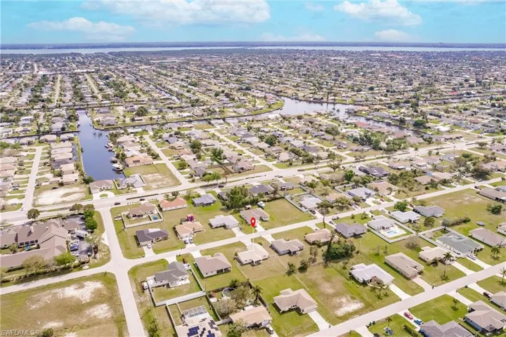 1502 SE 8th  PL, Cape Coral, FL 33990