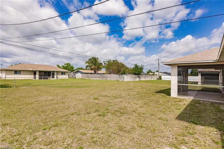 1502 SE 8th  PL, Cape Coral, FL 33990