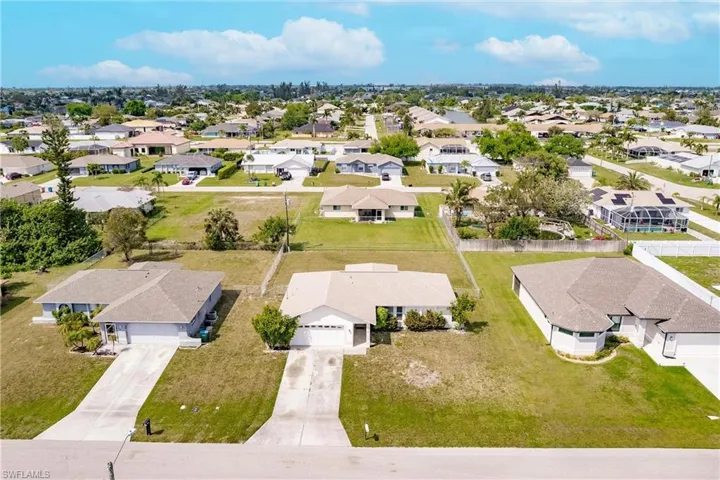 1502 SE 8th  PL, Cape Coral, FL 33990