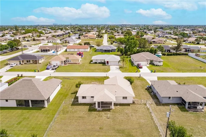 1502 SE 8th  PL, Cape Coral, FL 33990