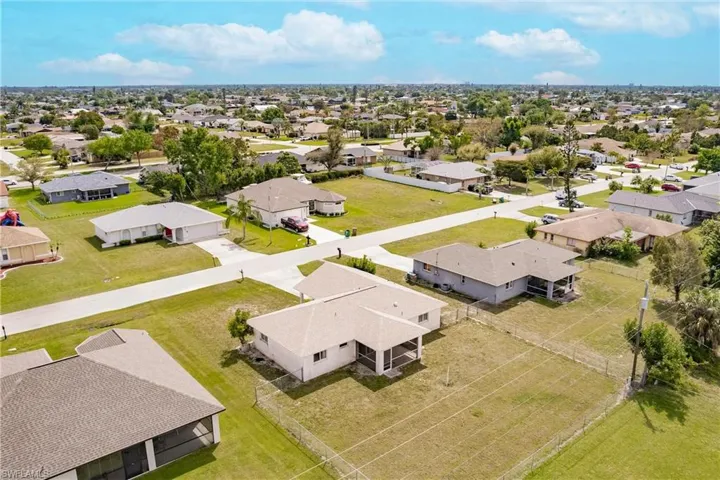 1502 SE 8th  PL, Cape Coral, FL 33990
