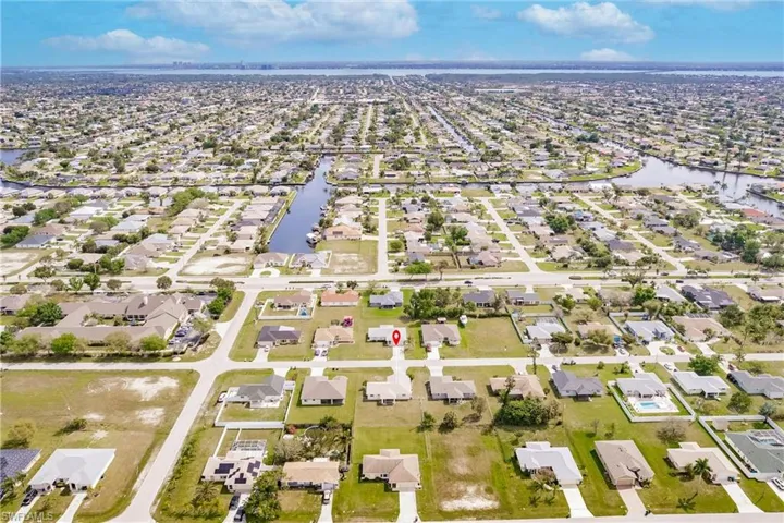1502 SE 8th  PL, Cape Coral, FL 33990