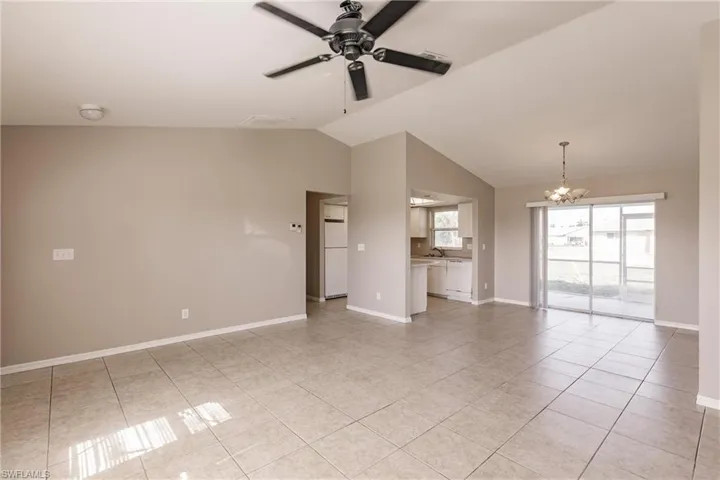 1502 SE 8th  PL, Cape Coral, FL 33990