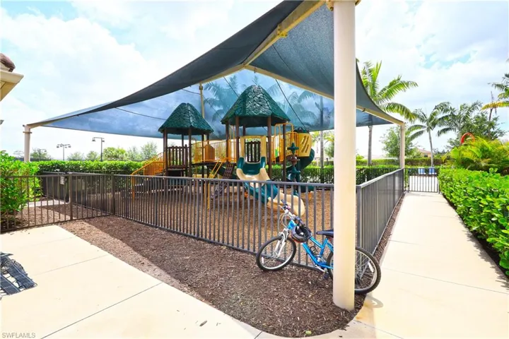 3550  Beaufort  CT, Naples, FL 34119