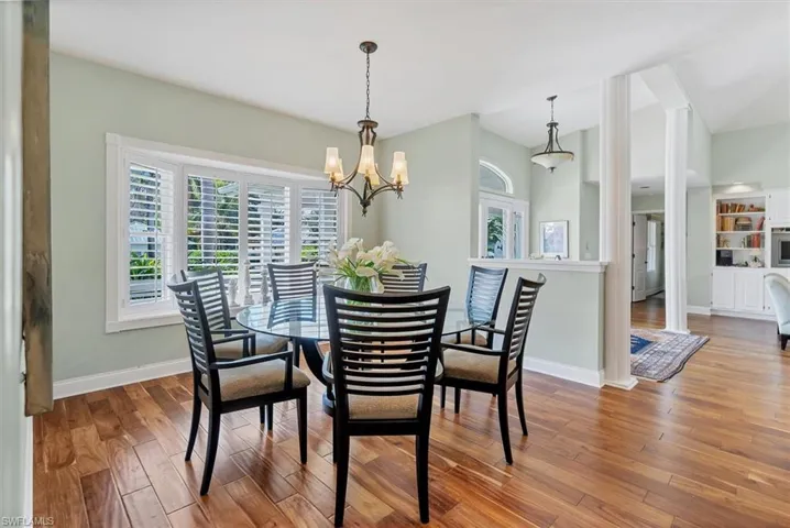 Spacious Dining room area