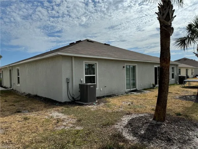 18280 Gibraltar Ln, Lehigh Acres Fl 33936