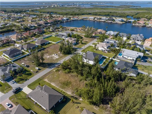 3805 Sw 3rd St, Cape Coral, Florida 33991