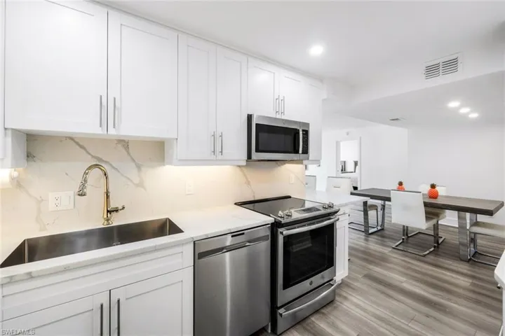 4005 Gulf Shore Blvd N # 404, Naples Fl 34103