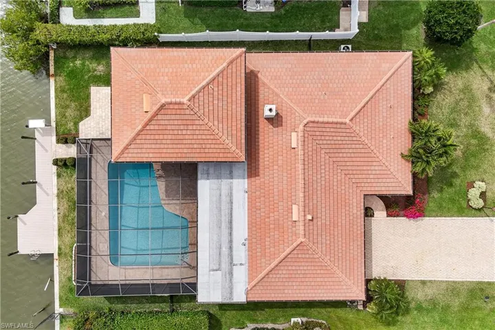 Bird's eye view of a pool area