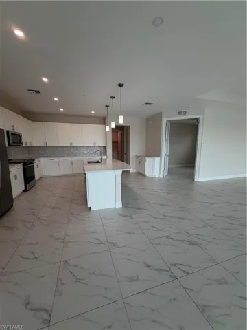 251 Indies Dr E # 201, Naples, Florida 34114