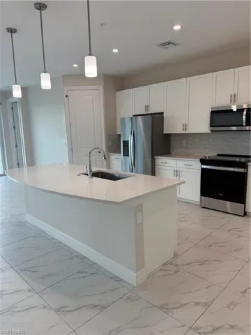 251 Indies Dr E # 201, Naples, Florida 34114