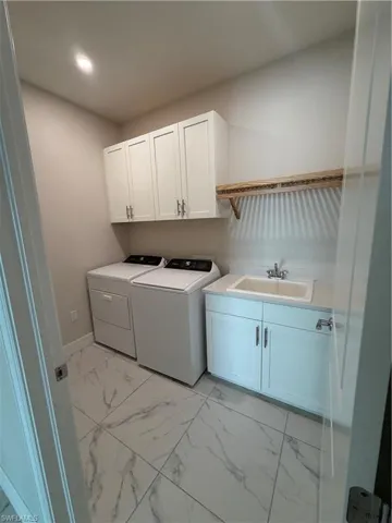 251 Indies Dr E # 201, Naples, Florida 34114
