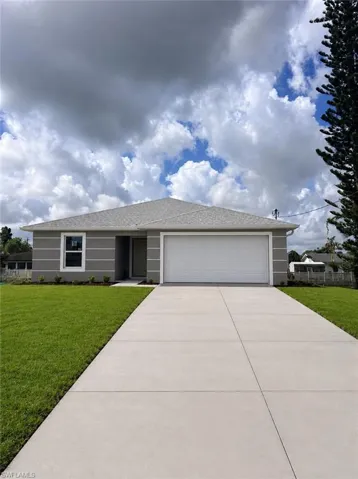 2406 Bay Plz, Lehigh Acres, Florida 33936