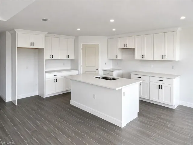 2406 Bay Plz, Lehigh Acres, Florida 33936
