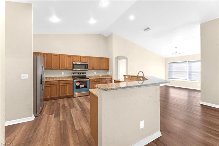 4211  27th SW ST, LEHIGH ACRES, FL 33976