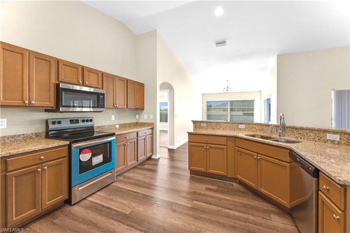 4211  27th SW ST, LEHIGH ACRES, FL 33976
