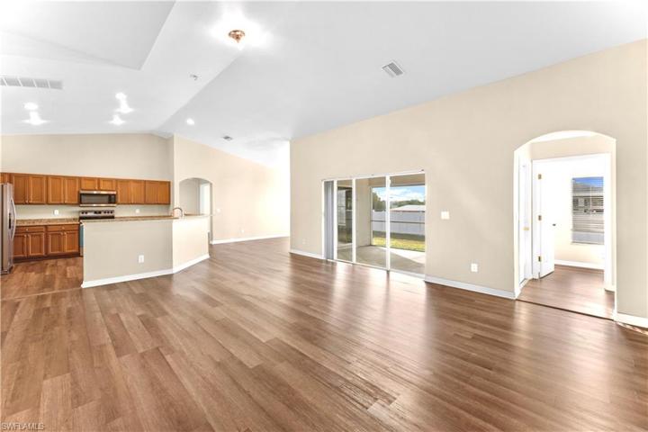 4211  27th SW ST, LEHIGH ACRES, FL 33976