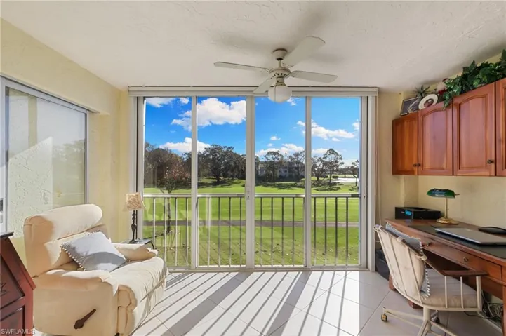 Sunroom with ceiling fan