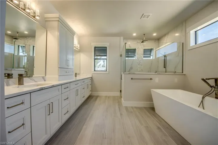 4241 Nw 26th St, Cape Coral, Florida 33993