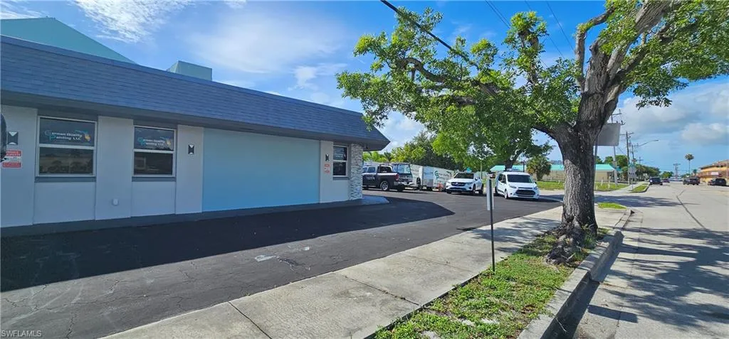 4645 Se 15th Ave, Cape Coral, Florida 33904
