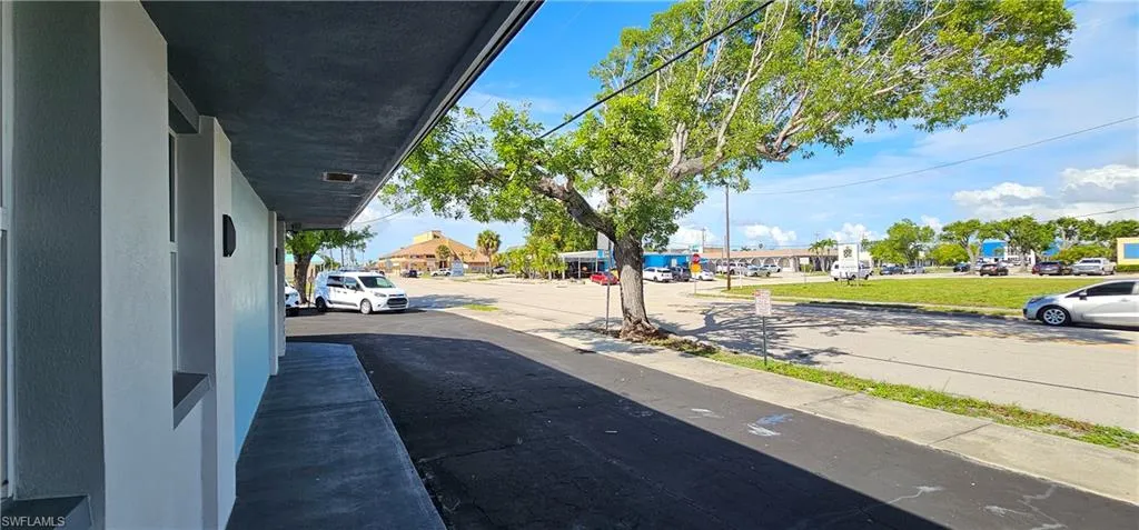 4645 Se 15th Ave, Cape Coral, Florida 33904