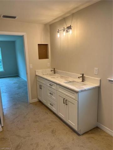 204 W 9th ST, LEHIGH ACRES FL 33972