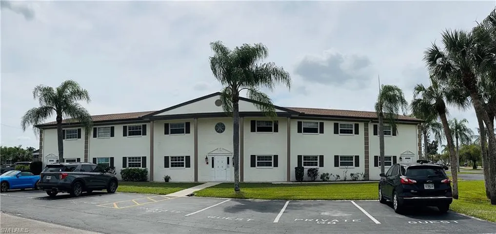 Welcome to Foxmoor Condos. Bldg F