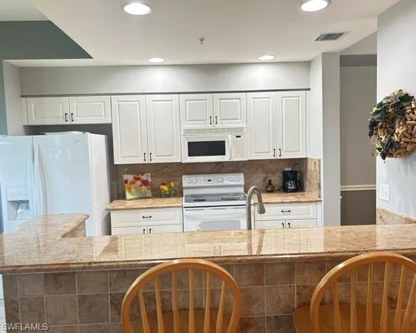 8076 Queen Palm Ln 412, Fort Myers, Florida 33966