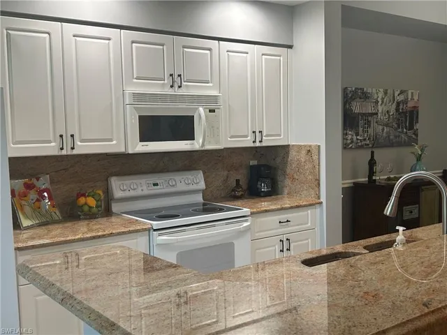 8076 Queen Palm Ln 412, Fort Myers, Florida 33966