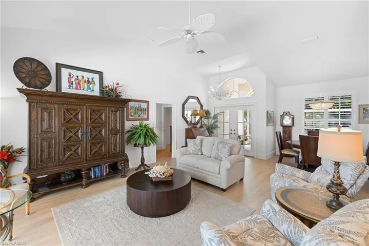914 Marble Dr, Naples Fl 34104