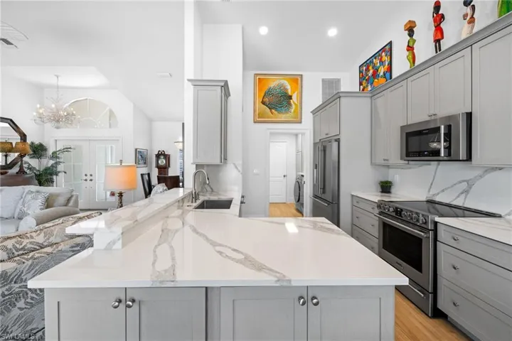 914 Marble Dr, Naples Fl 34104