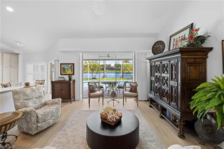 914 Marble Dr, Naples Fl 34104