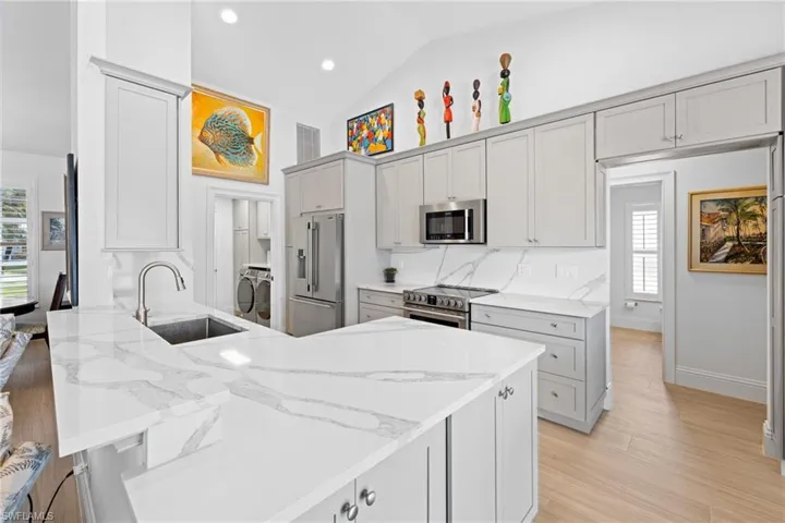 914 Marble Dr, Naples Fl 34104