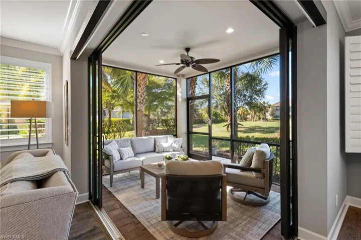 Sunroom with ceiling fan