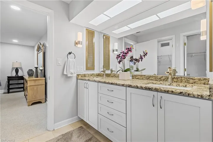 Owner's Suite Duel Sink Vanity