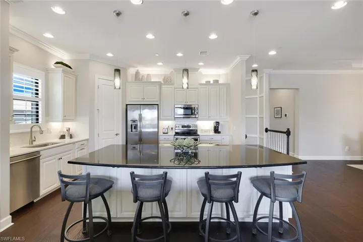 9684  Montelanico  LOOP, Naples, FL 34119