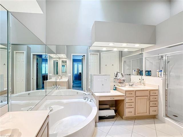 6057 Ashford LN # 404, NAPLES FL 34110