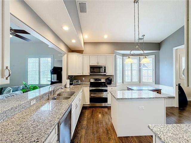 6057 Ashford LN # 404, NAPLES FL 34110