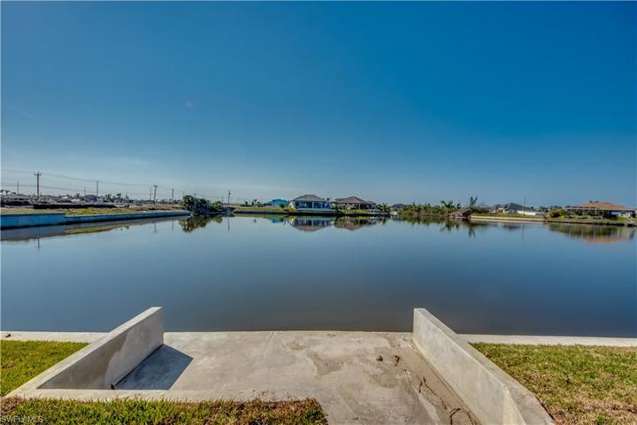 Concrete dock