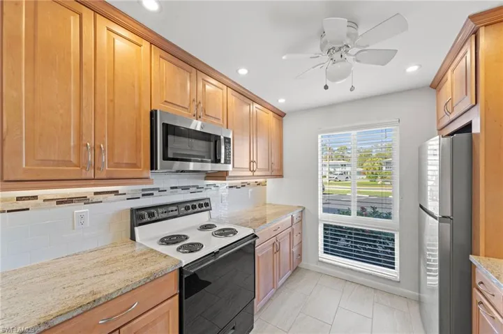 219  Palm  DR, Naples, FL 34112